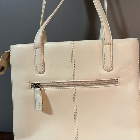 Dillards vintage Leather Ivory Purse
Perforated Diamond Pattern - Picture 4 of 13